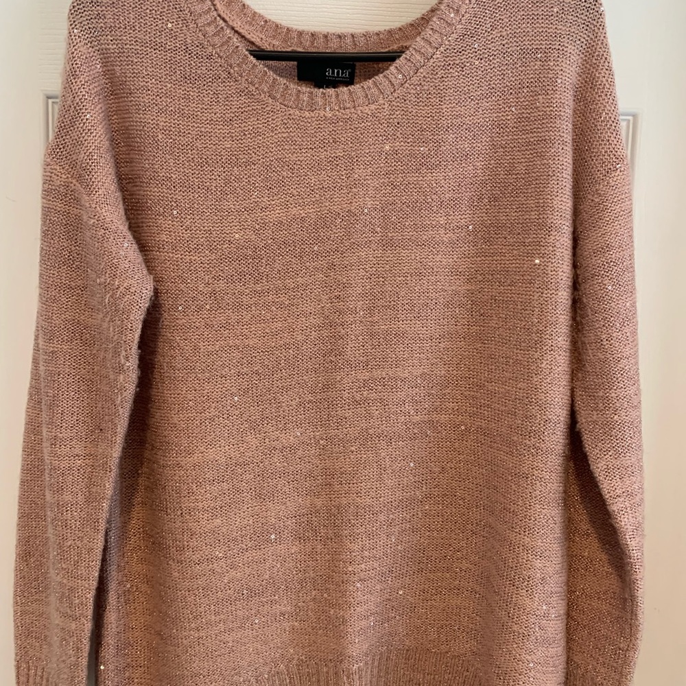 Sweater with small sparkles